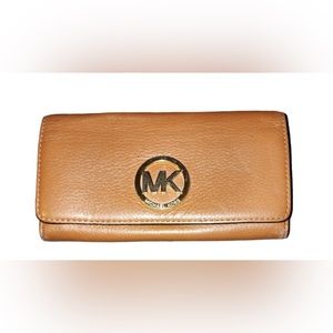 👉Brown Micheal Kors Wallet👈